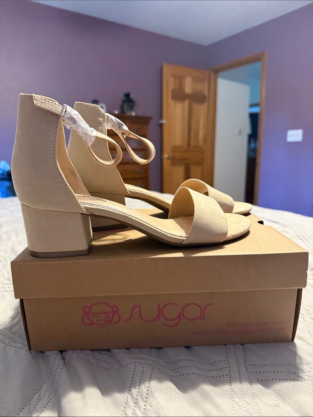 NEW Beige Suede Ankle-Strap Block Heel Sandal Size 8.5